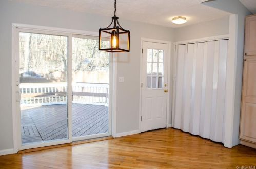 36 Floradan Rd, Tompkins Corners NY  10579-3032 exterior