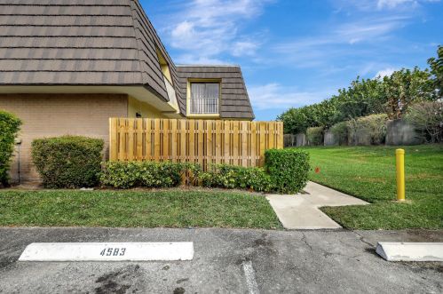 4575 Cherry Rd, West Palm Beach, FL 33417-5983