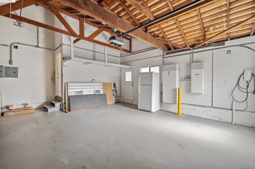 13050 Brookpark Rd, Oakland CA  94619-3504 exterior