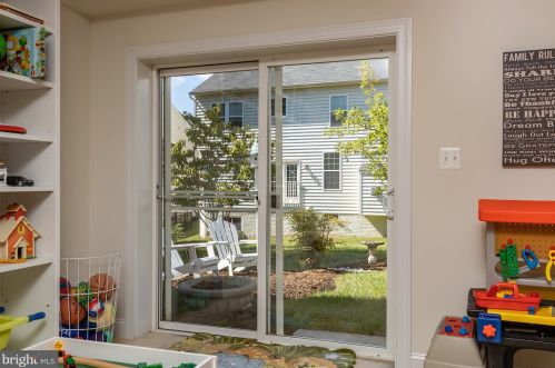 18345 Mid Ocean Pl, Leesburg VA 20176-7451 exterior