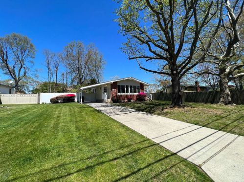188 Kildare Pl, West Islip, NY 11795-1202