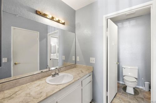 704 Silver Dr, Vista CA  92083-4243 exterior