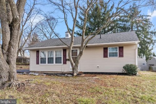 945 Willopenn Dr, Southampton PA  18966-3422 exterior