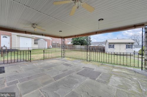 121 Lemon St, Ephrata PA  17522-2313 exterior