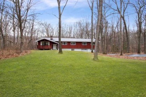 98 Gretna Woods Rd, Pleasant Valley, NY 12569-6965