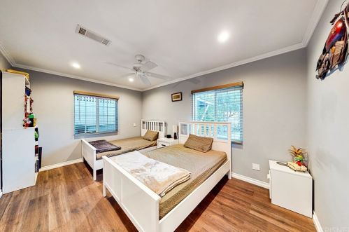 16931 Hart St, Van Nuys CA 91406-4507 exterior