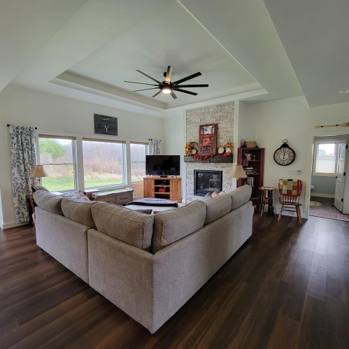 2525 Stoney Brook Ct, Manitowoc WI  54220-8640 exterior