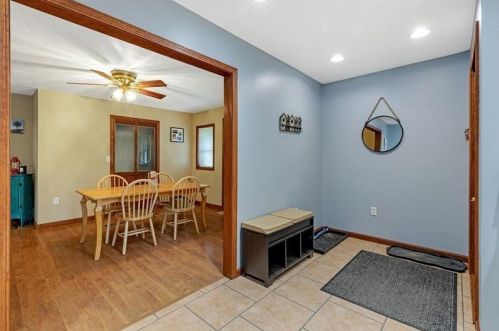 264 Lindsay Rd, Zelienople PA  16063-3210 exterior