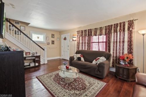 706 Drake Ave, Roselle NJ  07203-2218 exterior