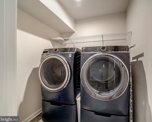 15633 Merrily Way, Woodbridge VA  22193-1097 exterior