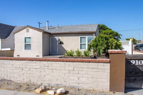 910 Knoll Dr, San Bernardino, CA 92408-1814