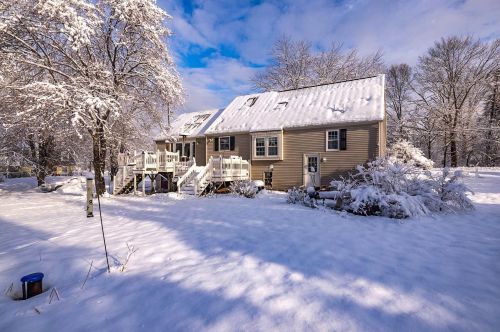 1 Jason Dr, Stratham, NH 03885-2112