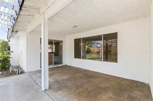 222 Condor Dr, Rialto CA  92377-4718 exterior
