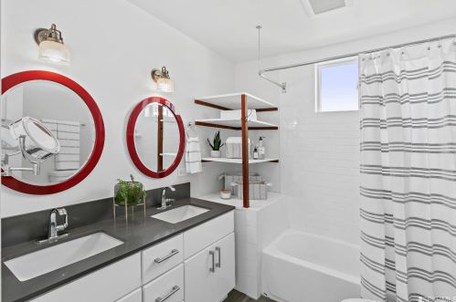 1470 12th St, Oakland CA 94607-2048 exterior