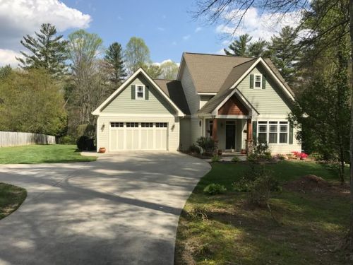 1446 Rugby Rd, Hendersonville NC  28791-9056 exterior