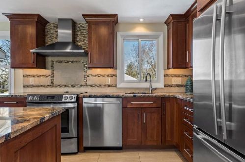 1 Meeting House Rd, Lincoln RI  02865-3806 exterior