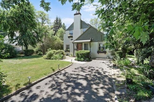 51 Whittington Rd, White Plains, NY 10607-1129