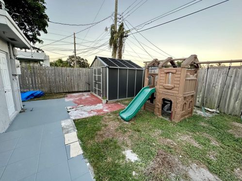 2231 57th Way, Hollywood FL  33021-3828 exterior