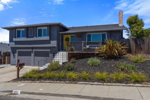 423 York Dr, Benicia, CA 94510-1424