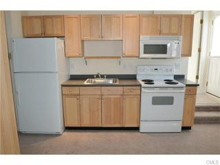 284 Linwood Ave, Fairfield CT  06824-4913 exterior