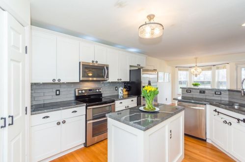 634 Ellen Dr, Cincinnati OH 45255-4917 exterior