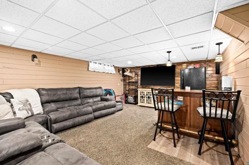 4230 Dodge St, Duluth MN  55804-1448 exterior
