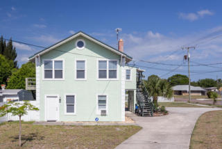 1708 Oak St, Melbourne, FL 32901-4577