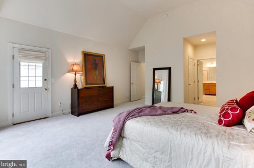 5594 Tucson Ct, Haymarket VA  20169-3145 exterior