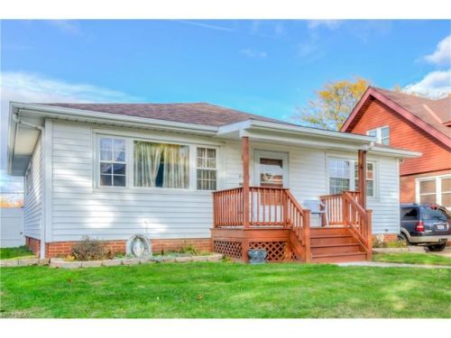 8002 Fernhill Ave, Cleveland, OH 44129-2123