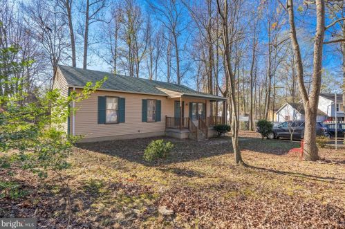 5 Columbus Ct, Fredericksburg, VA 22407-1717