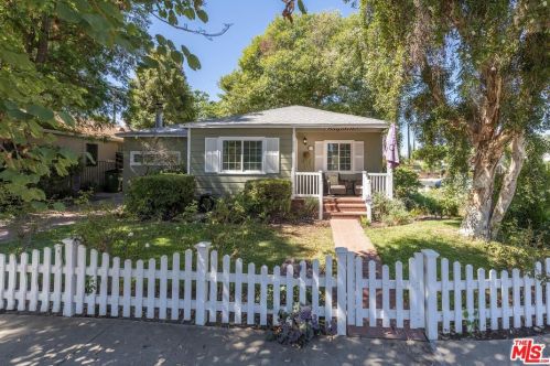 5967 Alonzo Ave, Van Nuys, CA 91316-1004