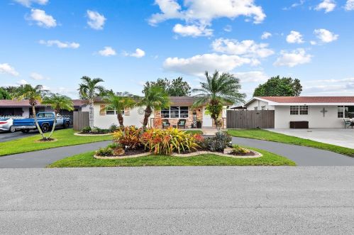 8590 16th St, Hollywood, FL 33024-4867