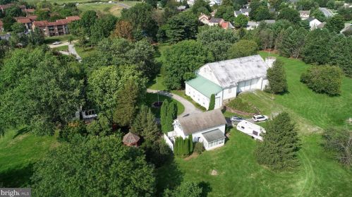 6411 Devonshire Hts Rd, Harrisburg PA 17111-4818 exterior