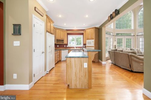 240 O St, Purcellville VA  20132-3002 exterior