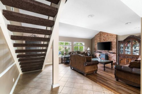 27025 Las Mananitas Dr, Santa Clarita CA  91354-2205 exterior