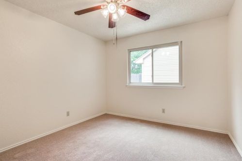 205 Meadow Ln, Denton TX  76207-7410 exterior