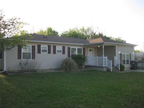 602 Sharon St, Tecumseh, OK 74873-2458