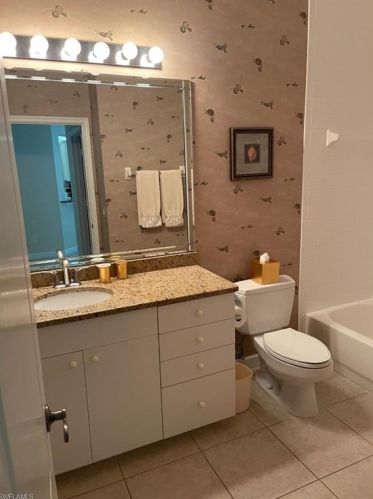 2443 Ravenna Blvd, Naples FL  34109-0387 exterior