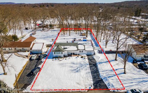 6 Francis Ave, Morganville, NJ 07751-1210