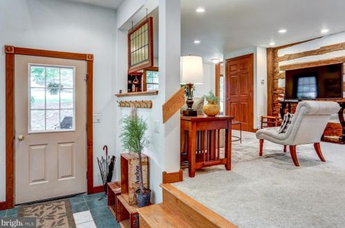 210 Hoernerstown Rd, Hummelstown PA  17036-9503 exterior