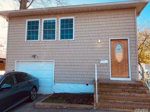1125 Great Neck Rd, Copiague, NY 11726-3305