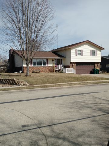 454 Spring St, Waupun WI  53963-1115 exterior