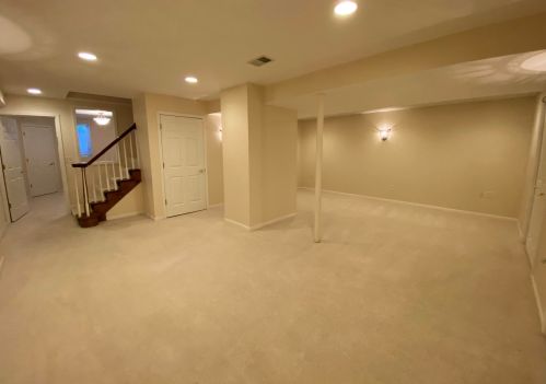 1947 Glen Oaks Ln, Thiensville WI  53092-2903 exterior