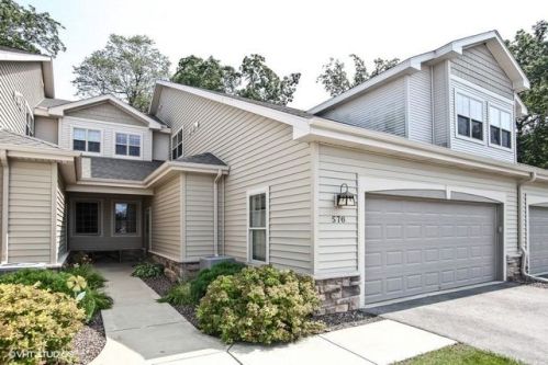 576 Cedar Bluffs Way, Slinger, WI 53086-9053