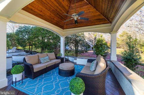 18506 Pelicans Nest Way, Leesburg VA  20176-3963 exterior