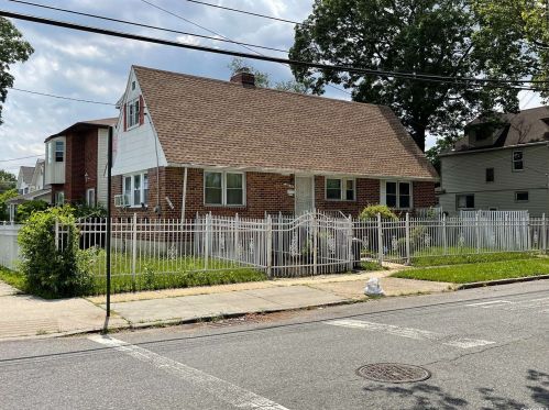 222-04 133rd Ave, Jamaica, NY 11413-1227