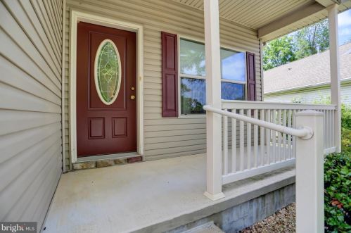 43 Colonial Ct, Lees Cross Roads, PA 17257-9588