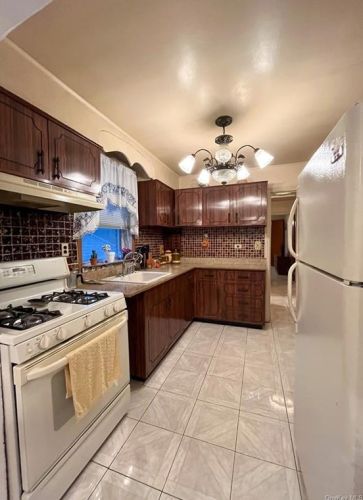 1363 Merry Ave, Bronx, NY 10461-6023