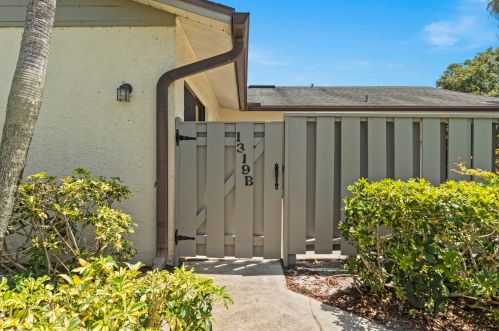1319 Peppertree Trl, Fort Pierce, FL 34950-5276
