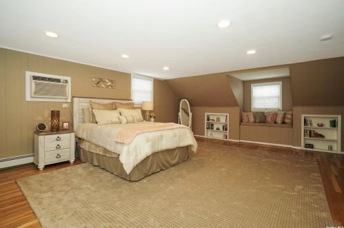 22 Ellen Pl, San Remo NY  11754-3606 exterior